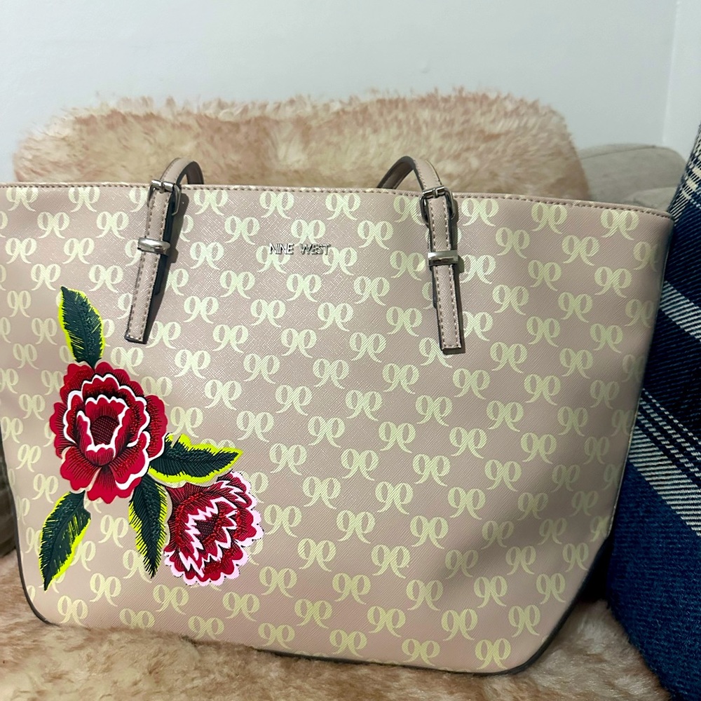 Nine west tote